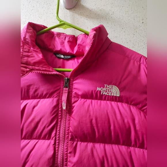 The North Face Pink Puffer Jacket - Picture 2 of 13